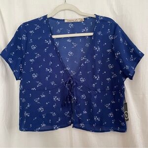 NWT Y2K style tie front flowy top